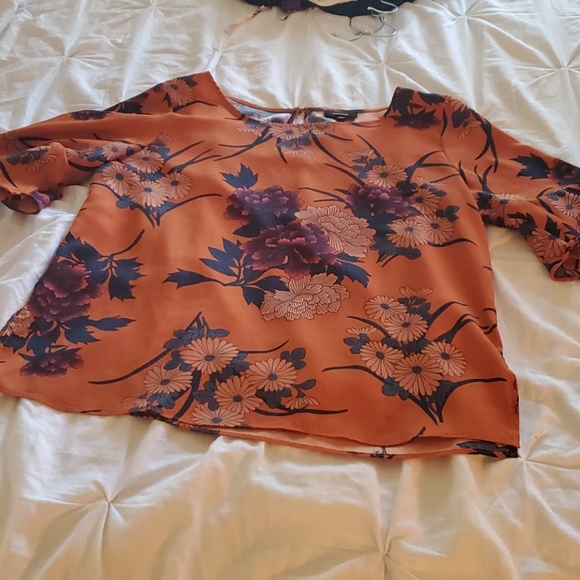 Large Top Bundle - Picture 3 of 3